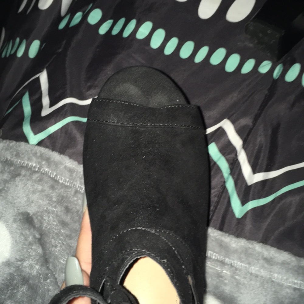 Shoes - Picture 3 of 3